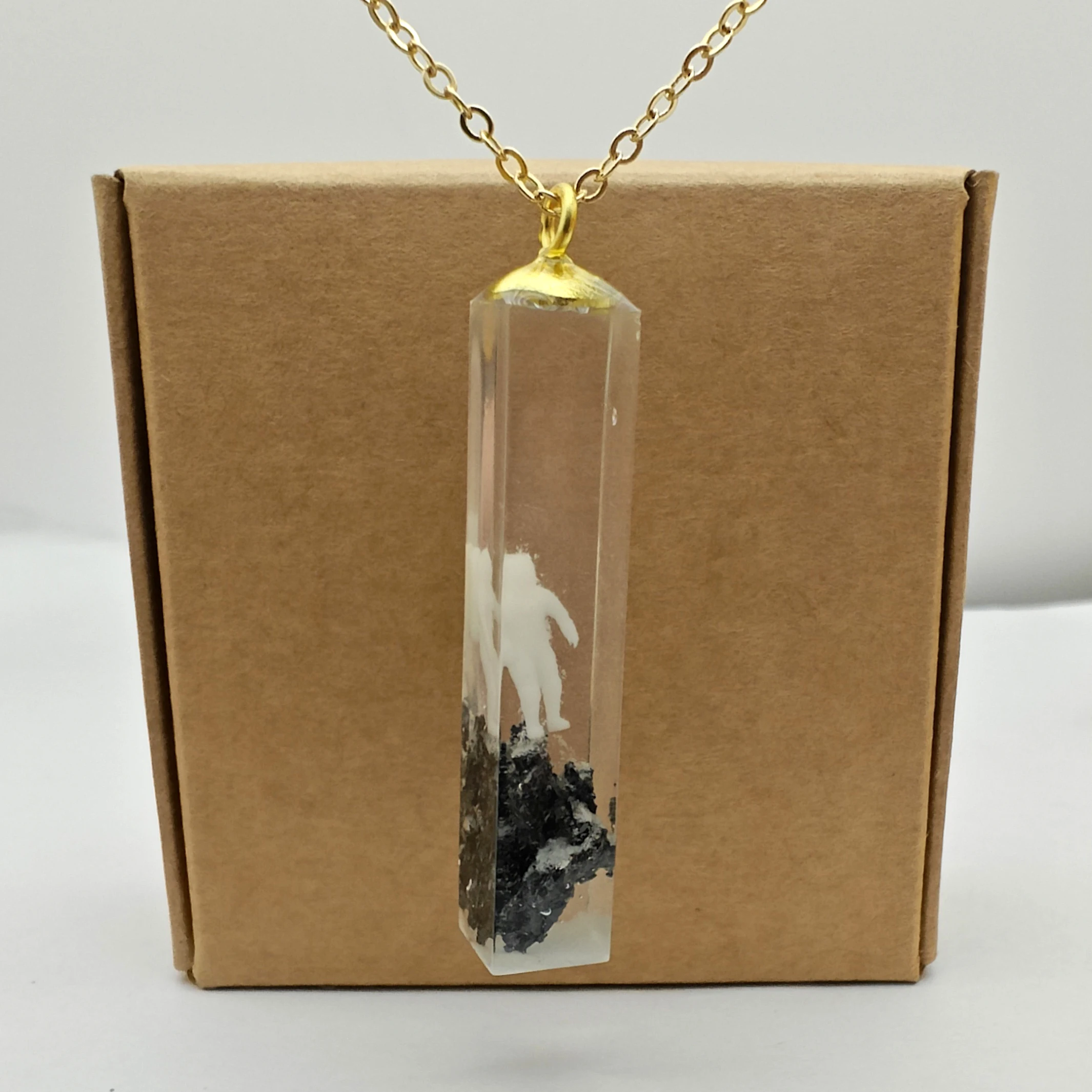 Spaceman 3D Astronaut Glow in the Dark Cube Resin Gold Color Pendant Chain Long Necklace Women Boho Fashion Jewelry Handmade