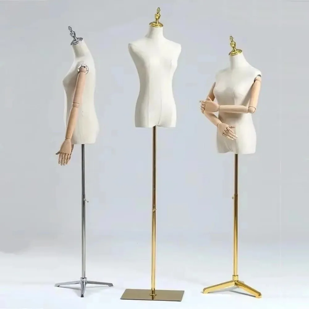 

Регулируемый магазин одежды Манекен Стальная основа Модель одежды средней длины с подставкой из хлопчатобумажной ткани