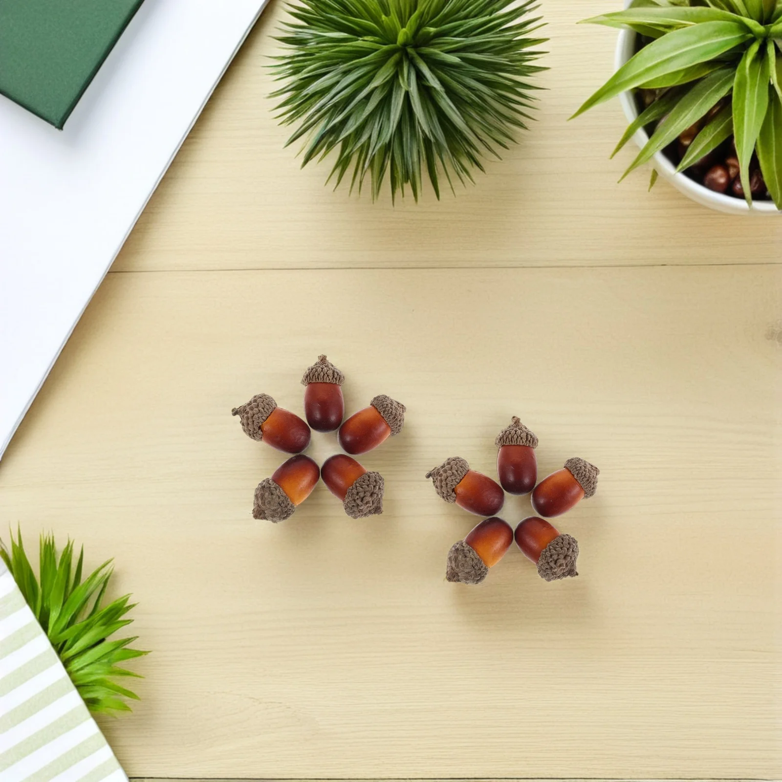 

Realistic Oak Nut Hazel Statue Fine Craftsmanship Wooden Figure Indoor Outdoor Garden Theme Decor Element Creative Gift