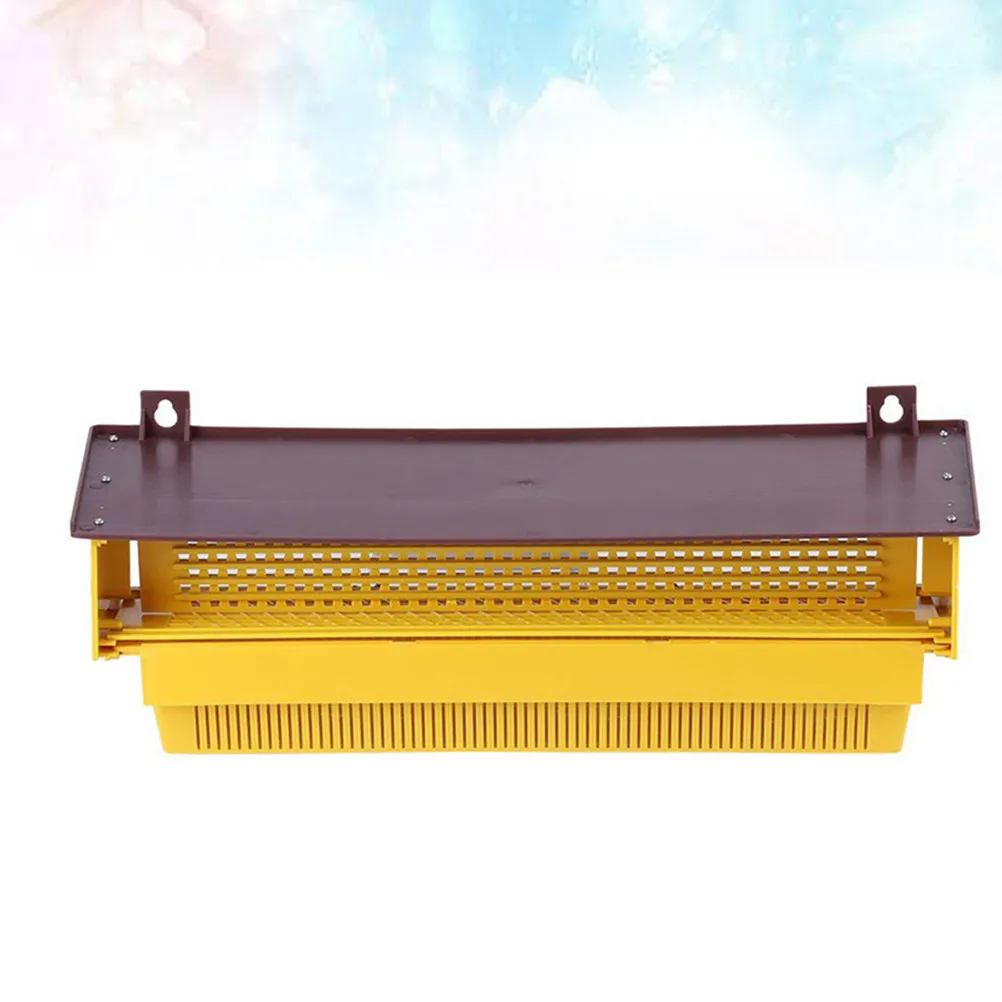 Professional Bee Feeding Tool Durable Eco-Friendly Plastic Beekeeping Device Unique Design Safe and Practical Gift