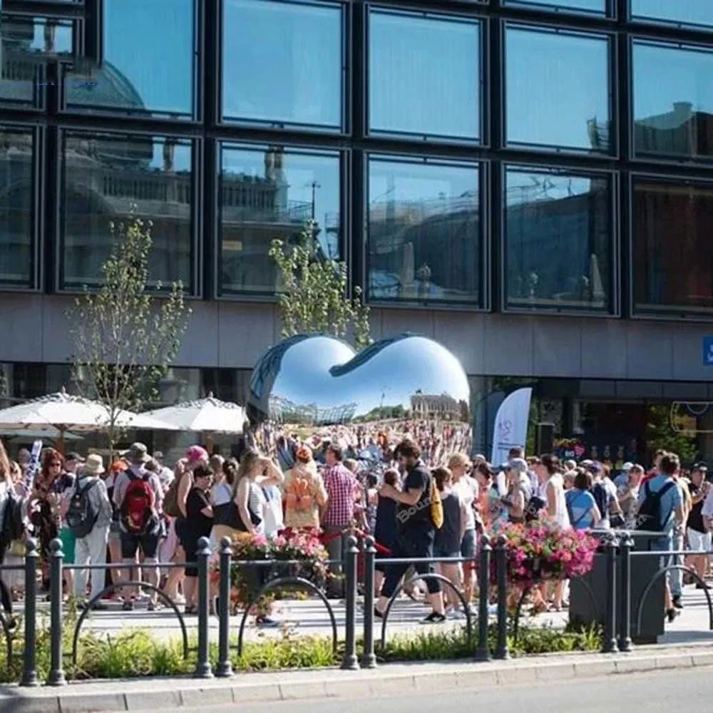 Grande palloncino gonfiabile a specchio a forma di cuore Palla a specchio argentata per la festa in giardino Matrimonio Decorazione di San Valentino Giocattoli da esterno