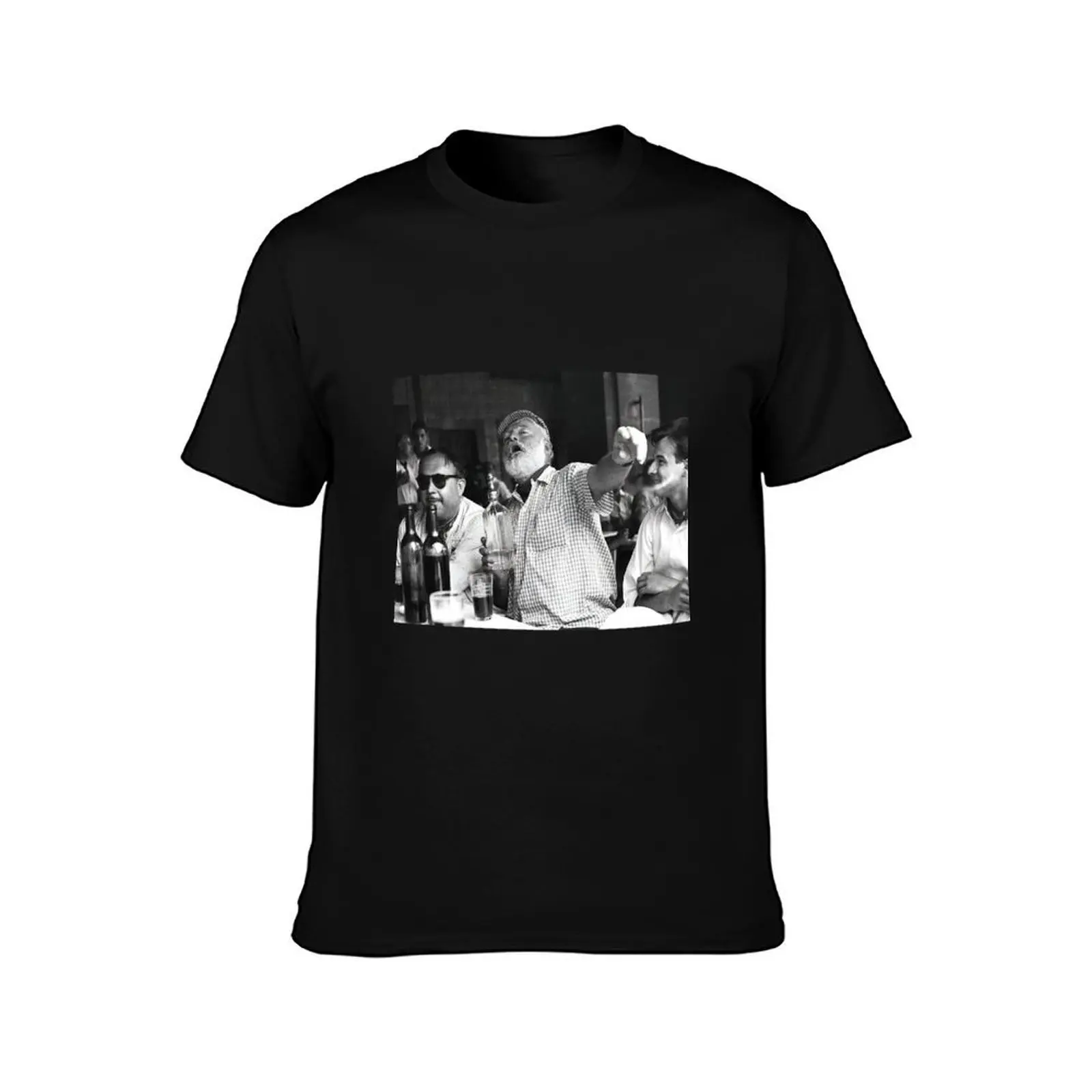 Hemingway at Bar, Black and White, Vintage Wall Art T-Shirt Big Size Crew Neck T-Shirt