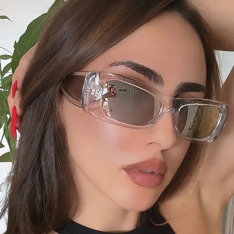 

Модные мужские и женские личности, наплыватели Instagram, модные квадраты, высококачественные солнцезащитные очки.