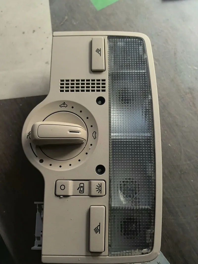 original-used-second-hand-interior-dome-light-with-sunroof-skylight-red-light-3bd947-105-for-vw-passat-b5-golf-4-golf-mk4-bora