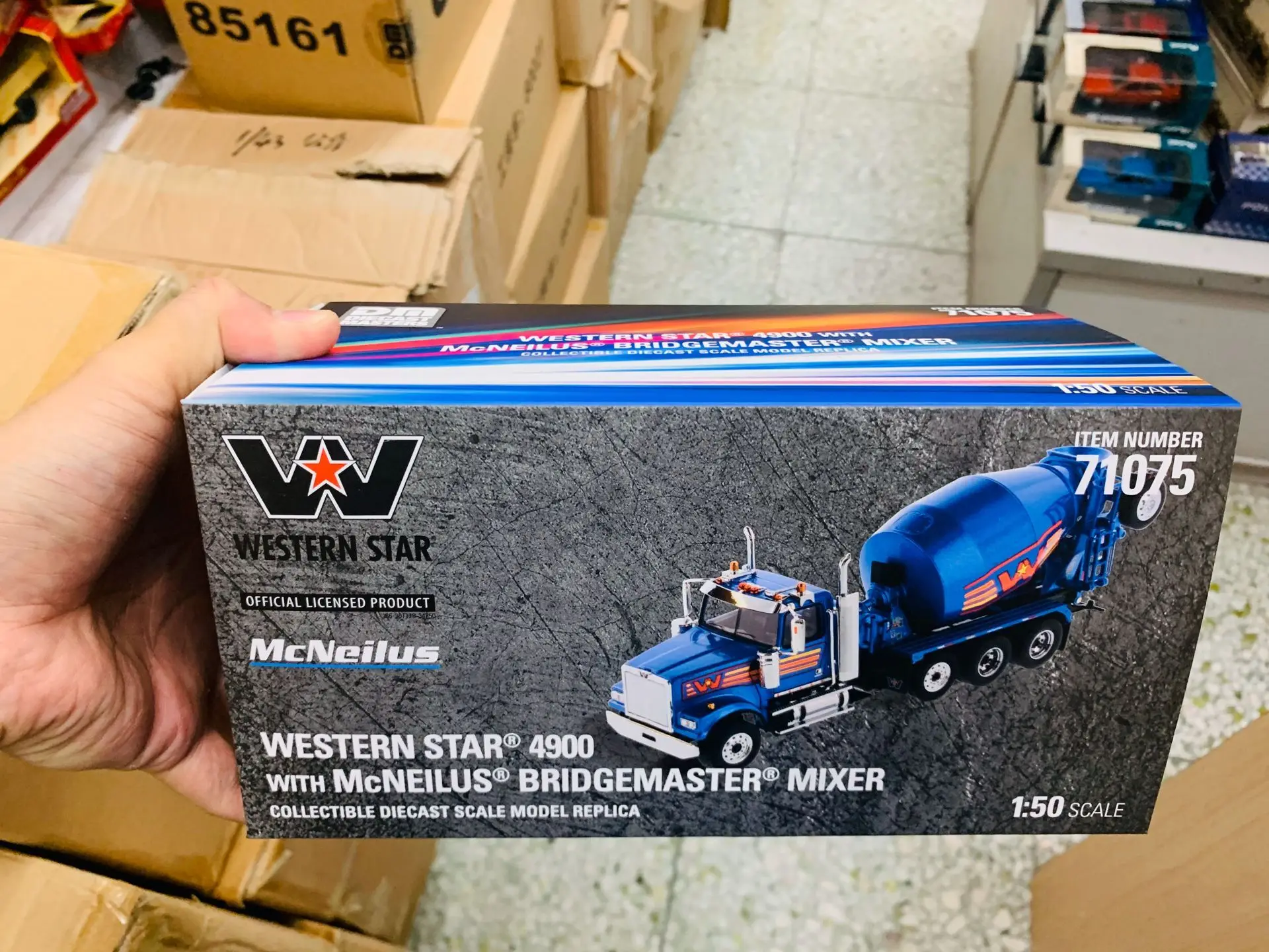 Western Star 4900 Mcneilus Bridgemaster Mixer 1:50 By Diecast Masters DM71075