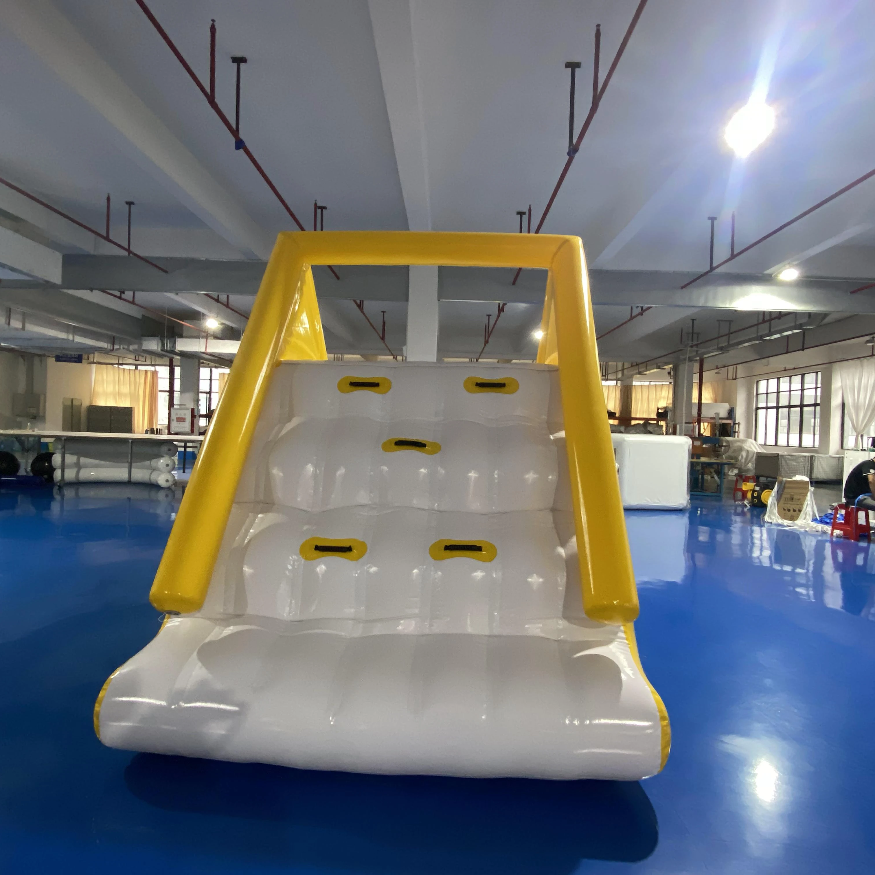 

Custom 0.9mm PVC Tarpaulin Inflatable Water Triangle Slides with 1 Year Warranty and Custom Logo for Commercial Outdoor Use