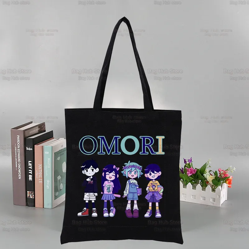 Omori Game Anime Funny Tote Bag للجنسين حقائب قماش أكياس التسوق المطبوعة حقيبة كتف عادية قابلة للطي باللون الأسود