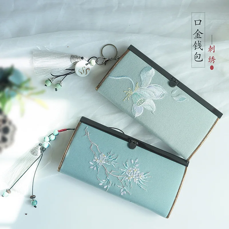 Handheld long wallet with 8 cards embroidered cloth bag handmade fabric forest style art, retro Chinese style and Chinese style