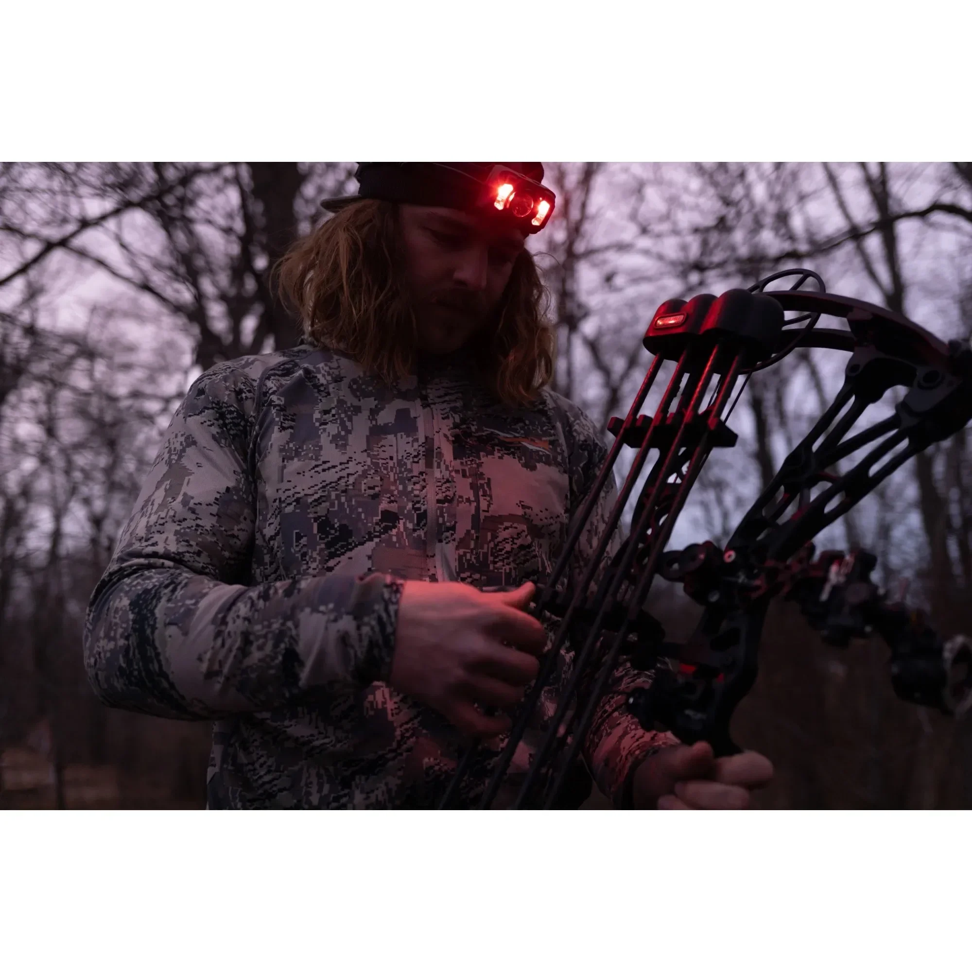 ไฟฉายคาดศีรษะ LED แบบชาร์จไฟได้ 680 ลูเมน กันน้ำกันฝุ่นระดับ IP54 ทนต่อการตกกระแทก เปิดใช้งานด้วยการตรวจจับการเคลื่อนไหว เหมาะสำหรับการทำงาน