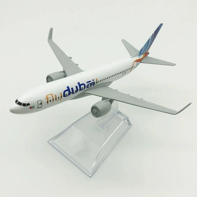 طائرات مصغرة 1/400 مقياس سبيكة نموذج 16 سنتيمتر B737 يطير دبي الخطوط الجوية محاكاة الطائرة مع قاعدة زخرفة عشاق الطيران