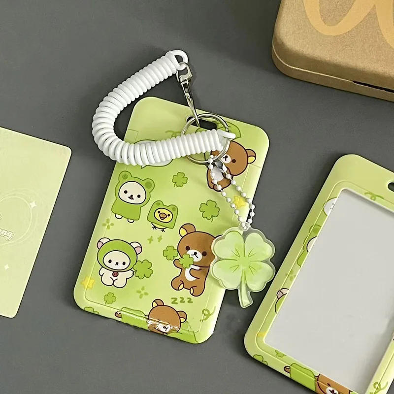 

Новый держатель для карт Rilakkuma с четырьмя листами клевера, студенческий мультяшный автобус, карта кампуса, защитный чехол, рюкзак, брелок, очаровательный орнамент