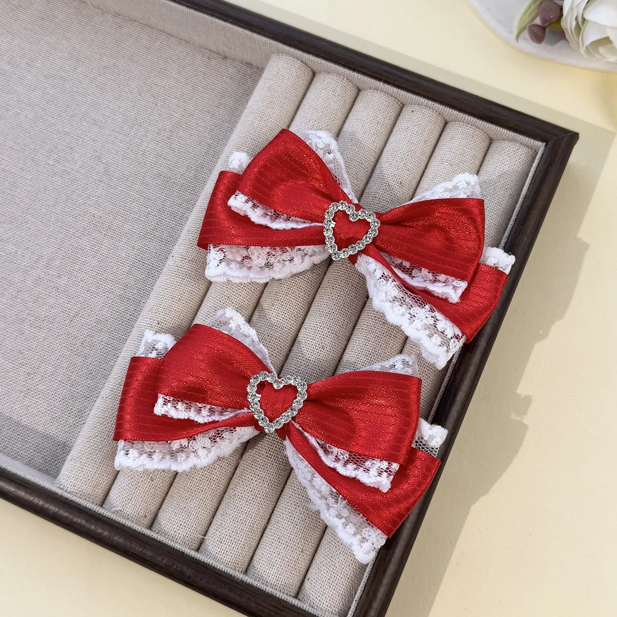 Spitzen-Haarspange mit Streifenmuster und Satinschleife, Herz-Strass-Haarspangen, Damen-Lolita-Haarschmuck für den Alltag, Hochzeit und Partys, Haarspangen für Frauen – Detail 9