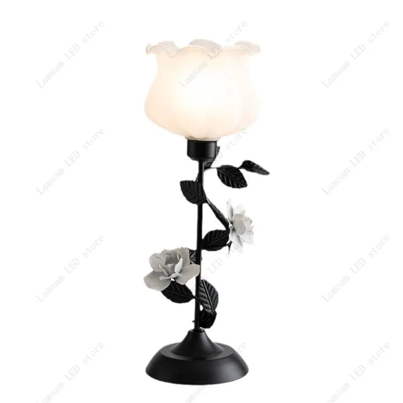 LED-Blumenlampe, AC oder DC-betrieben, dreifarbig, pastoral, dekorative Blumen-Schreibtischleuchte für Schlafzimmer, Wohnzimmer, Arbeitszimmer, Kinderzimmer