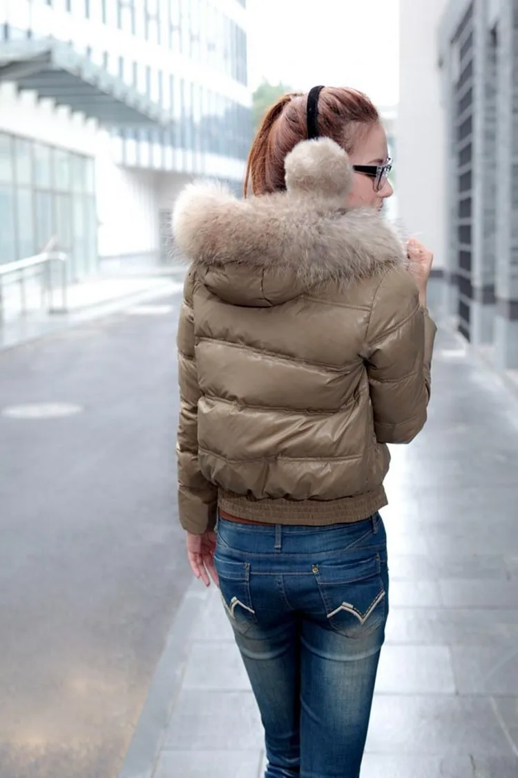 2025 automne/hiver européen femmes doudoune banlieue à capuche courte mince doudoune