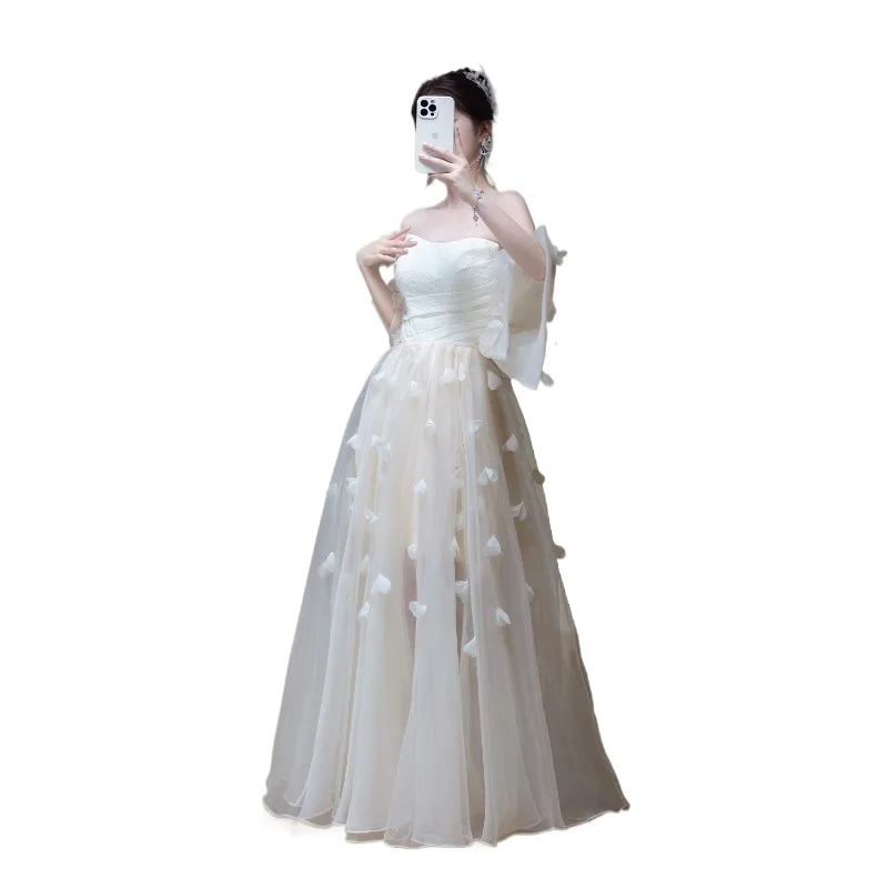 Champagnerfarbenes französisches leichtes Hochzeitskleid für Bräute 2026 – Neuheit: Hochwertiges Textur-Gewebe, trägerloses Kleid für kleine Anlässe