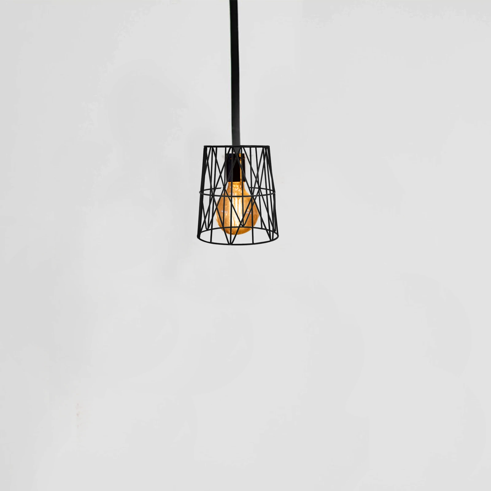 

Vintage Iron Wire Lampshade Retro Light Bulb Guard Sturdy Metal Frame Diy Kit Pendant Hanging Light Decor Replacement for Home