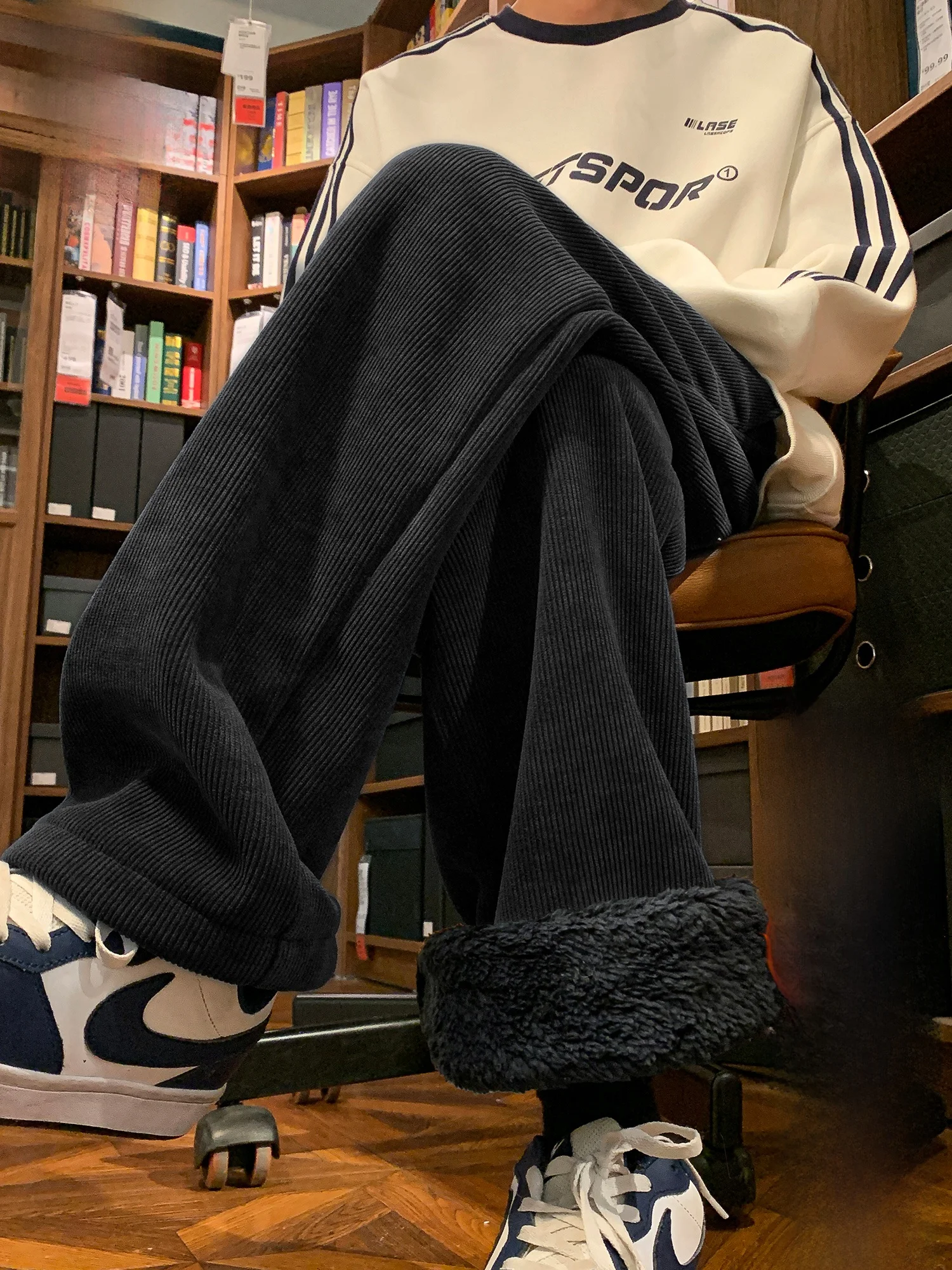 

Мужские зимние брюки Paul Frank из утолщенного бархата с прямым кроем, на флисовой подкладке, теплые, комфортные, прямого силуэта