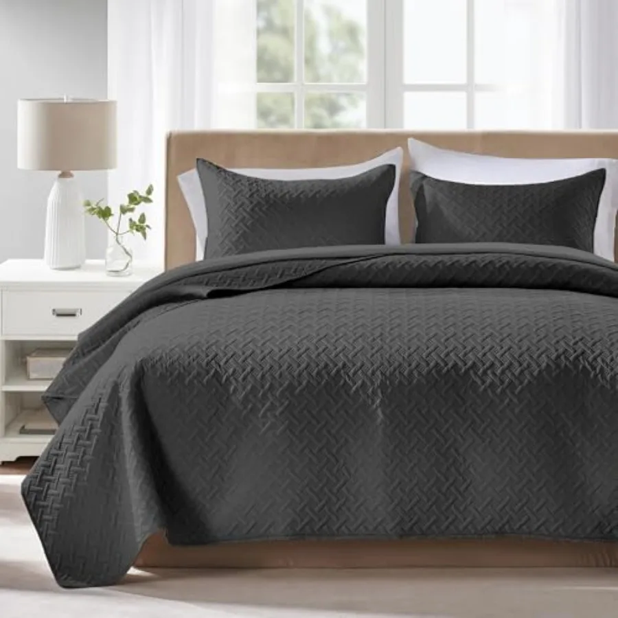 

Комплект постельного белья Queen Quilt: легкое черное покрывало из микрофибры для всех сезонов, 1 покрывало, 2 наволочки