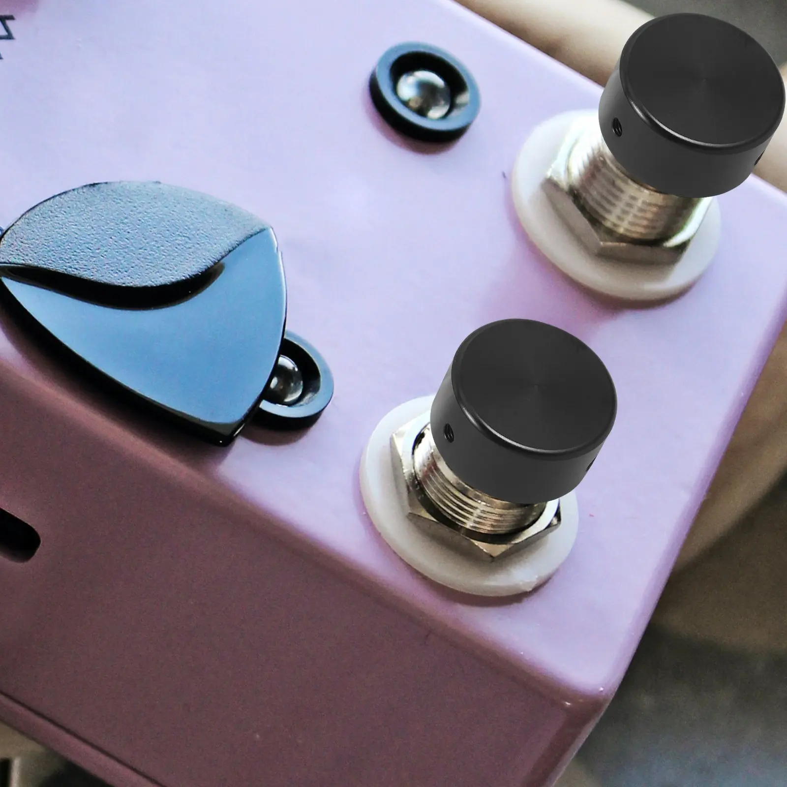 

4Sets Guitar Effect Pedal Caps Heavy Duty Metal Footswitch Toppers Extend Pedal Life Compact Lightweight Design for Guitar