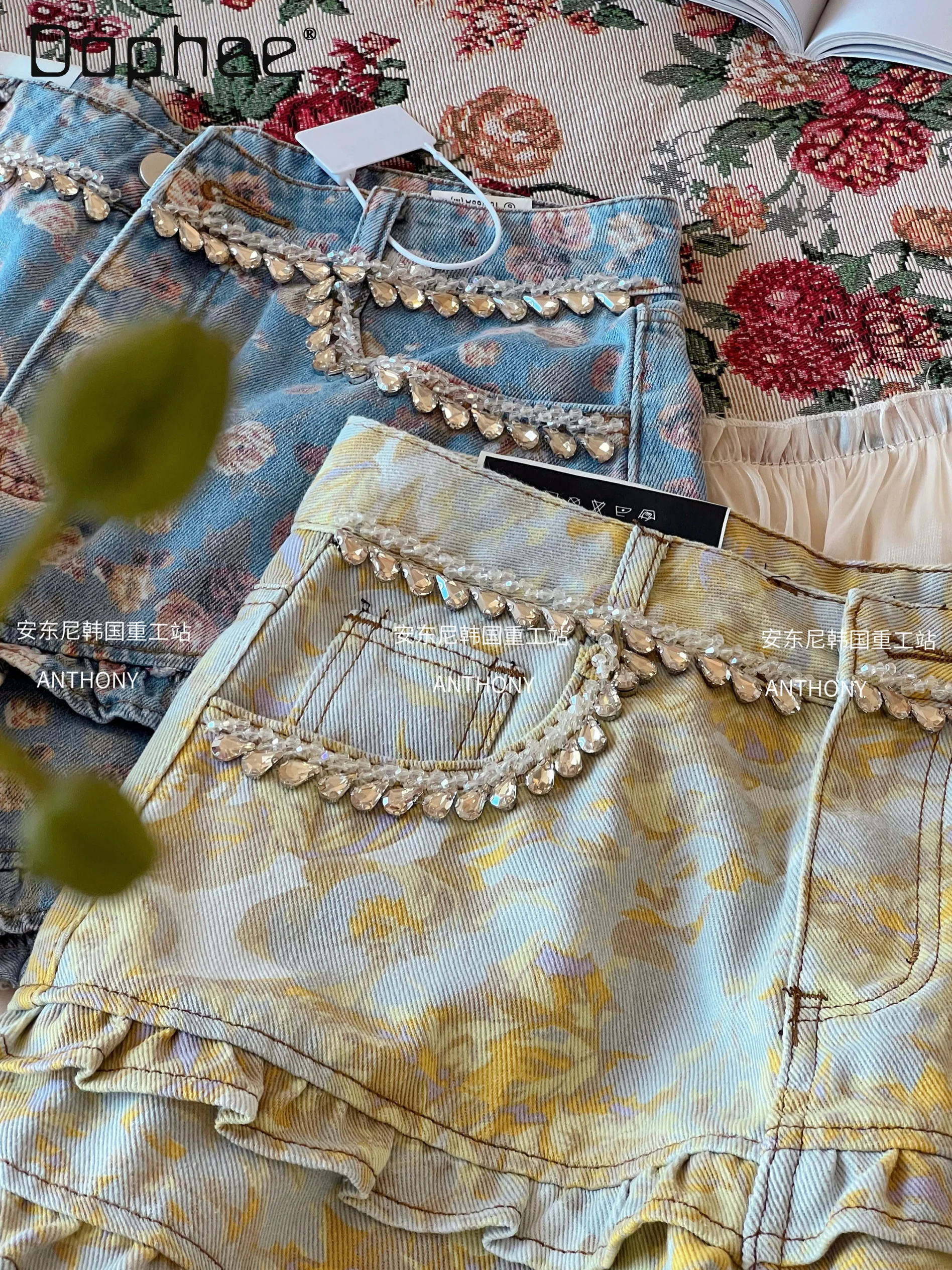 Floral Retro Denim Shorts Women 2025 Summer New Heavy Industry Beads Fungus Edge Temperament High Waist Jeans Wide Leg Pants