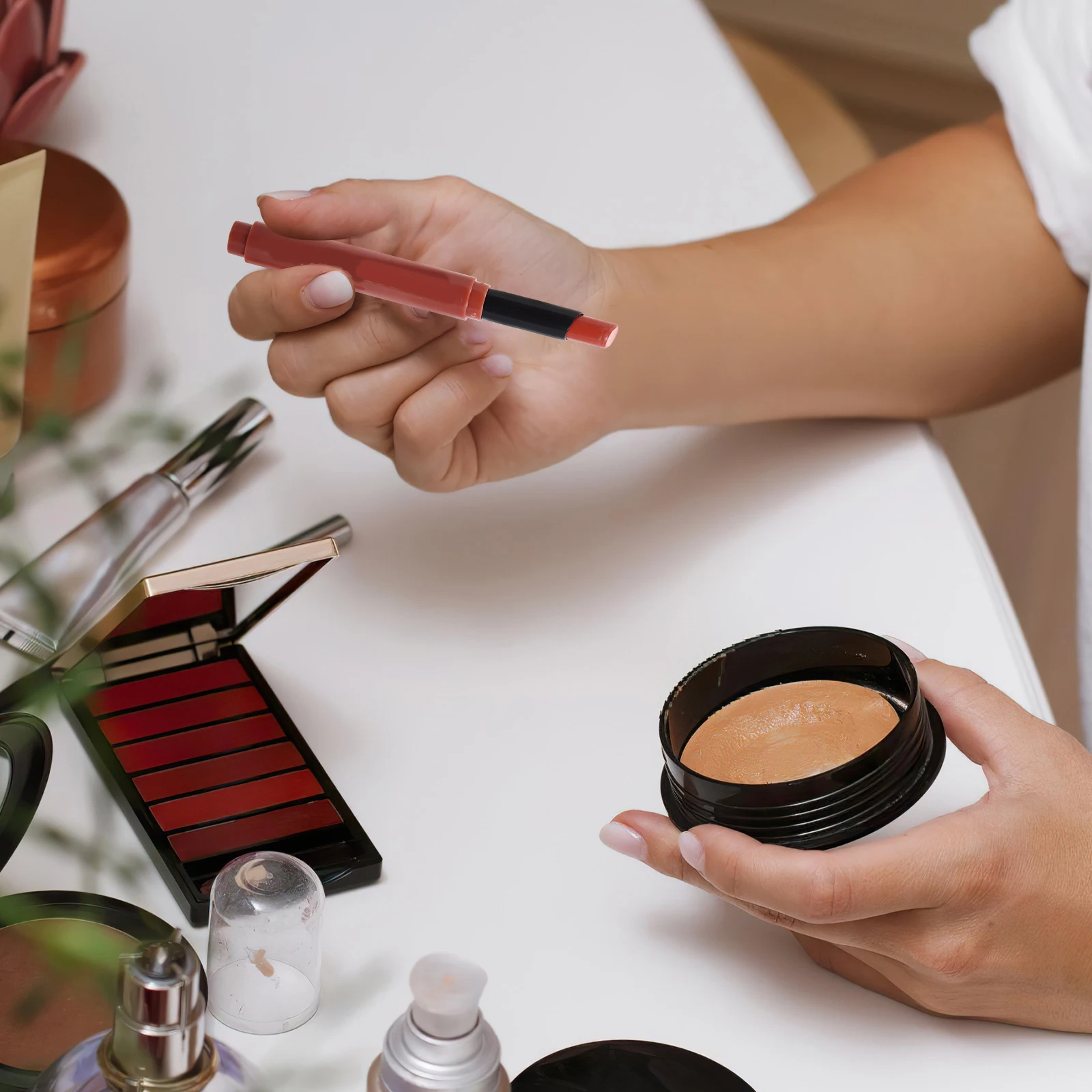 

Matte Lipstick Pen Long Wear Lip Stain Non-Drying Smudgeproof Lightweight Lip Makeup Drawing Tool for Women Lipstick Matte