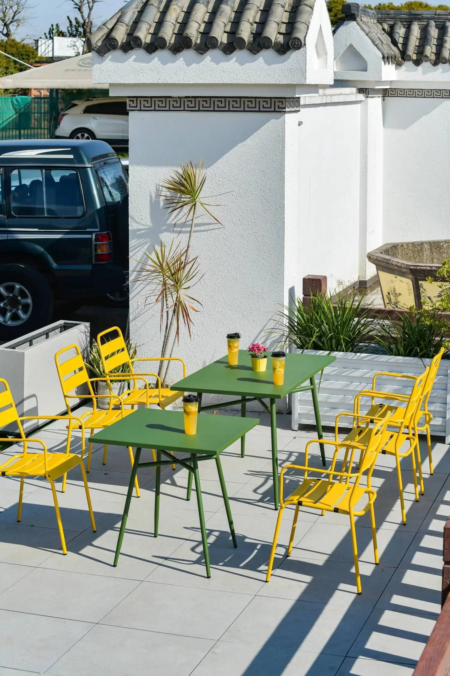 

Yellow Green Outdoor Dining Chair Table Set Metal Colorful Garden Park Furniture Modern Luxury Commercial Coffee Restaurant Hot