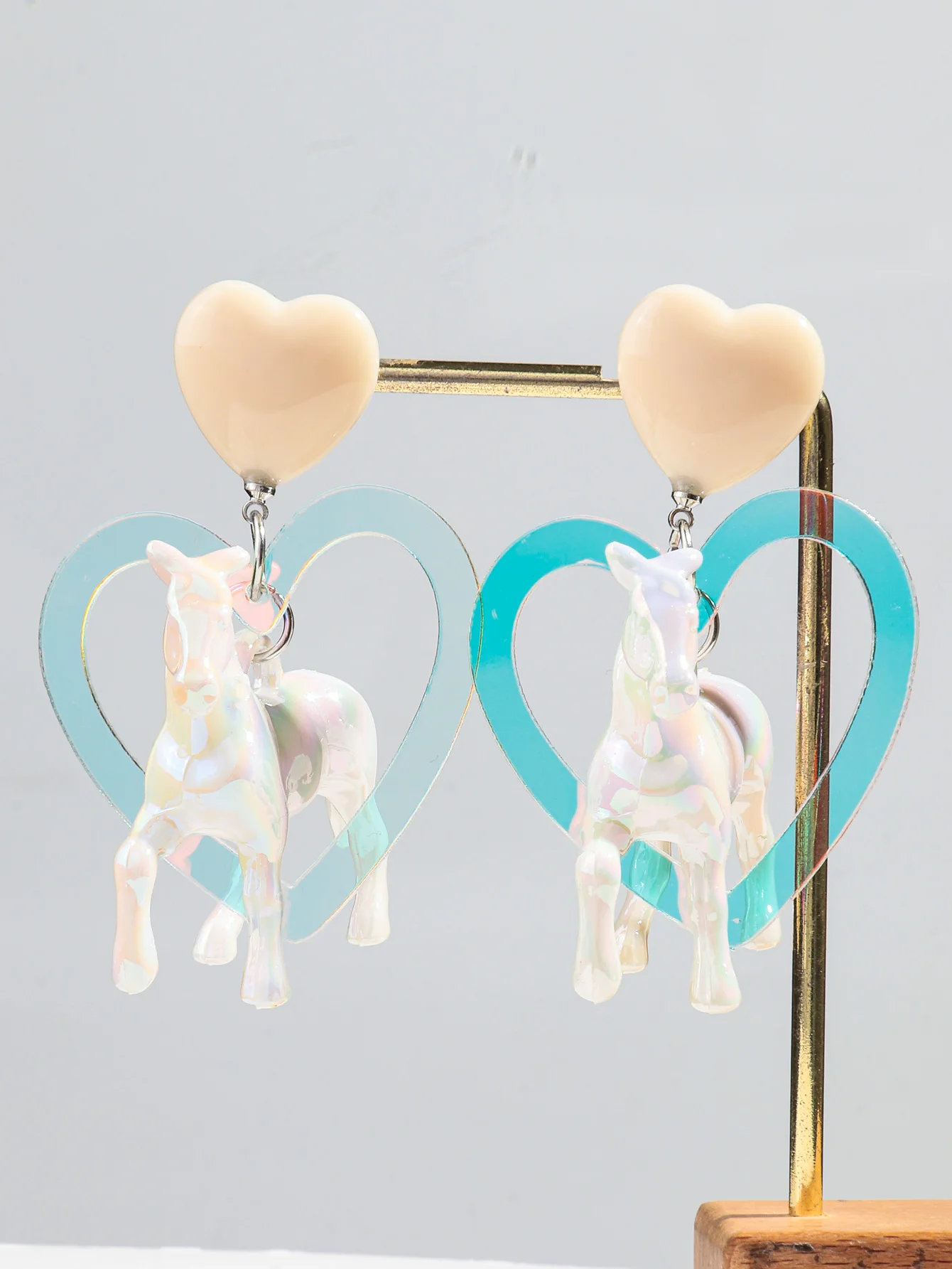 Lovely Acrylic Clear Heart Horse Drop Earrings for Women Resin White/Pink Dangle Earrings Trend 2024 Party Jewelry