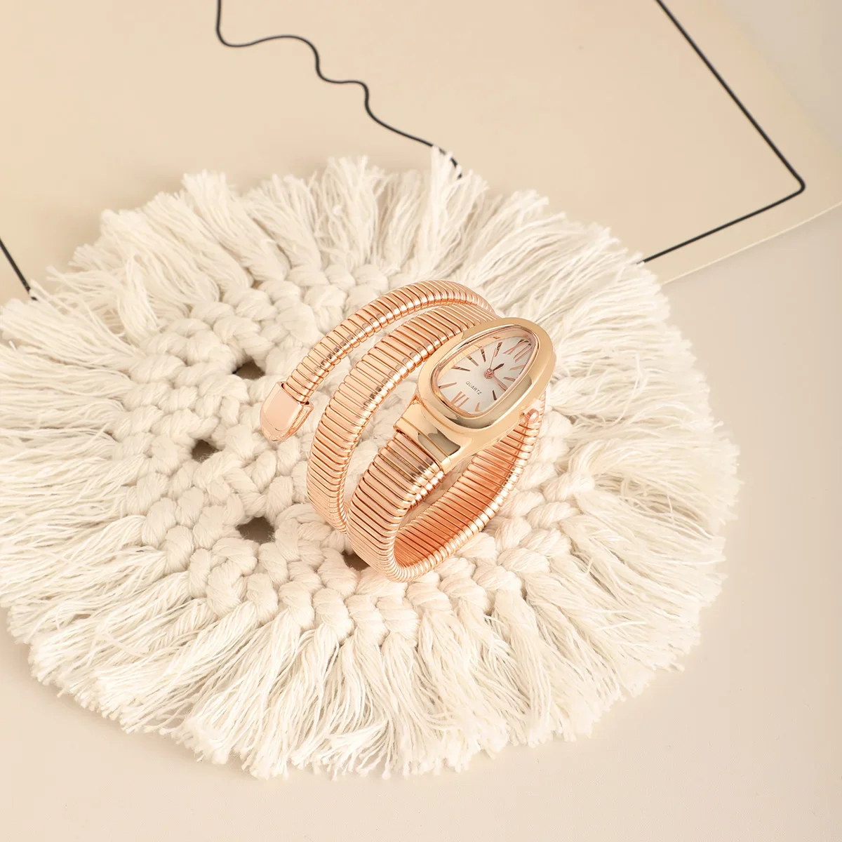 

1 шт.-женский комплект бриллиантов, корпус из сплава змеиной головы, набор бриллиантов, тонкий браслет, кварцевые часы, роскошные женские часы