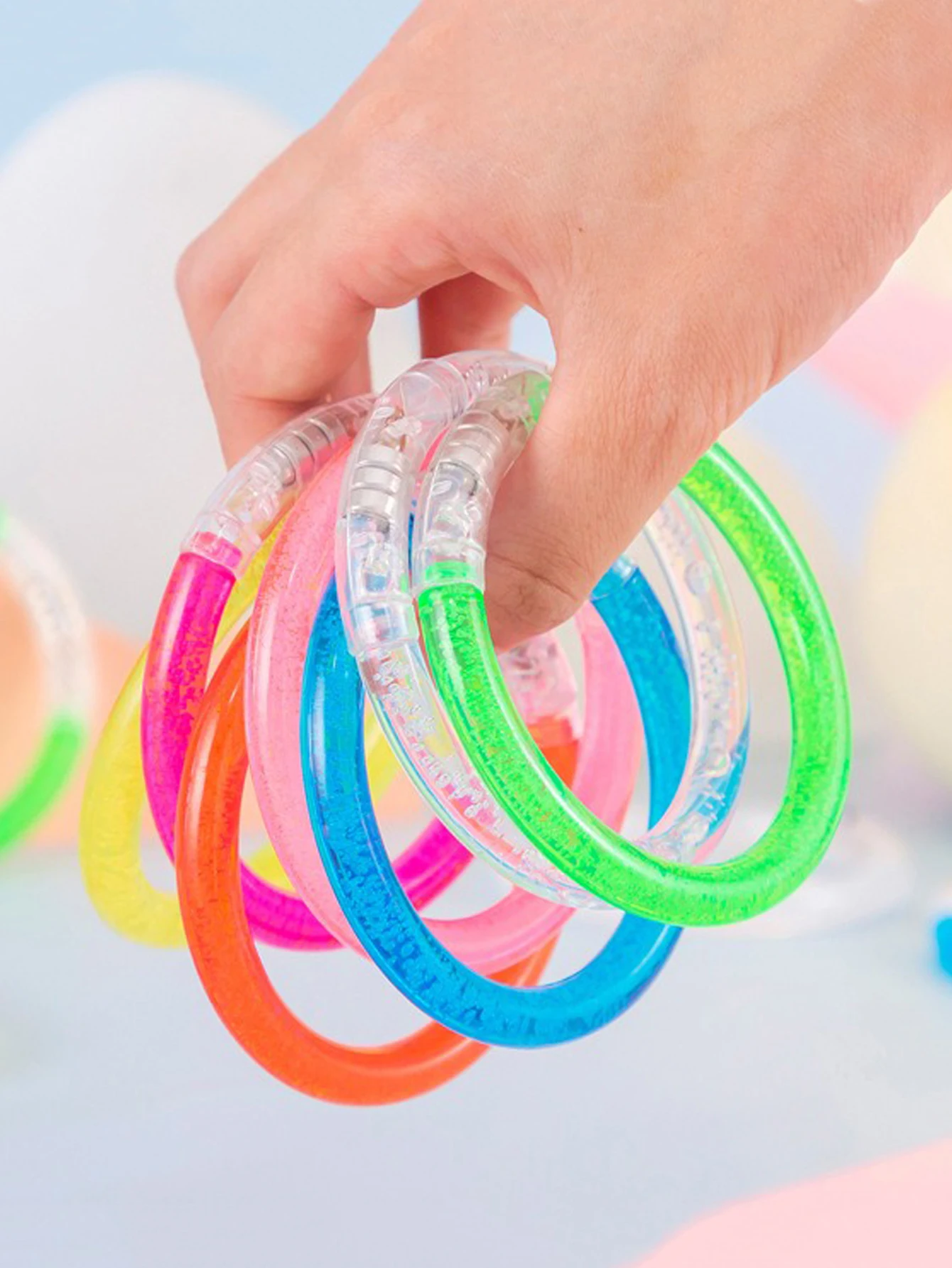 40 قطعة من أساور الحفلات الملونة LED، لوازم الحفلات المضيئة لحفلات الزفاف وأعياد الميلاد وحفلات أعياد الميلاد والكرنفالات للعام الجديد