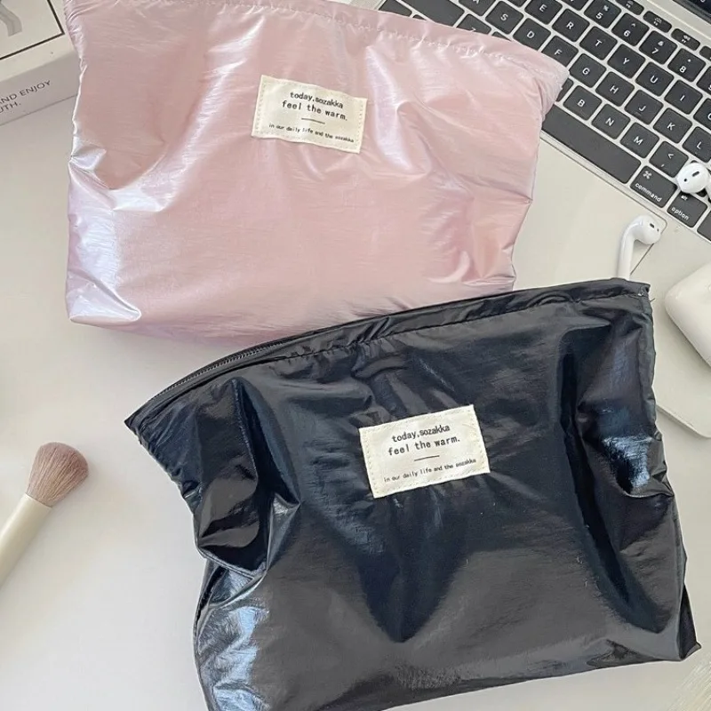Bolsa de maquillaje plateada de gran capacidad, bolsa de aseo impermeable brillante de gran capacidad, organizador para almacenamiento de cosméticos de viaje