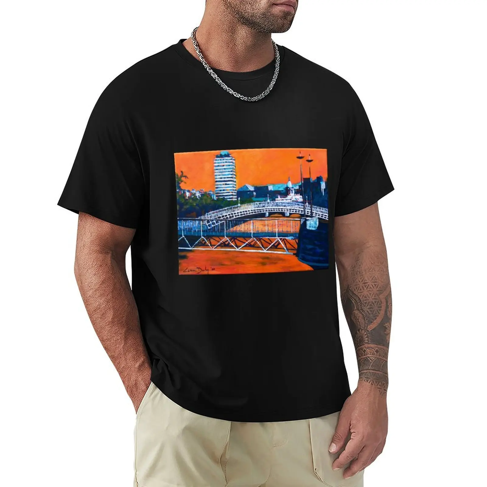 

Liffey Bridges, Dublin T-Shirt Halloween Theme T-Shirt