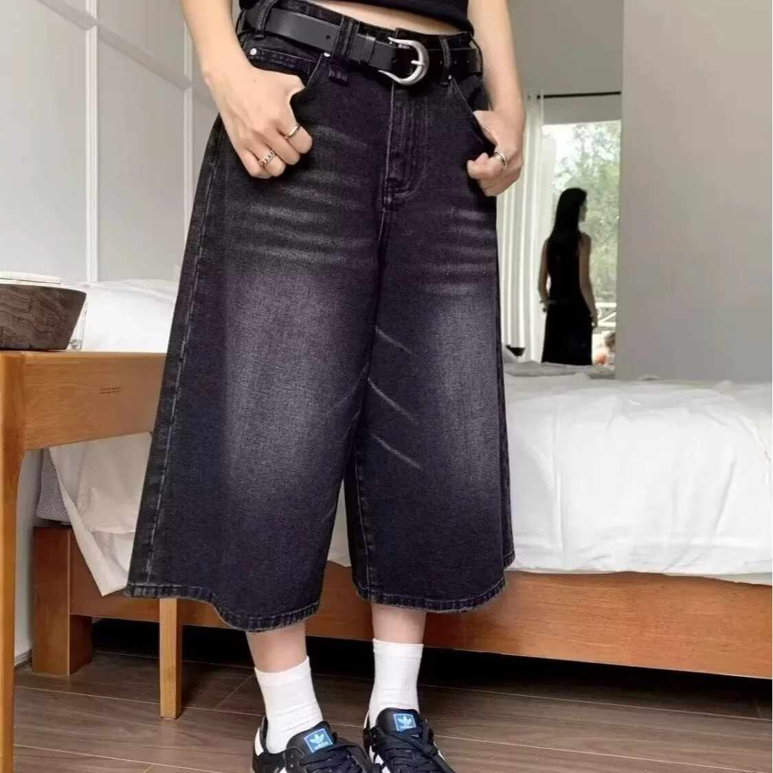 Celana Pendek Denim Potongan Longgar Musim Panas Pria Vintage Celana Lima Titik Dicuci Kaki Lebar Mode Y2k Celana Pendek Jeans Lurus