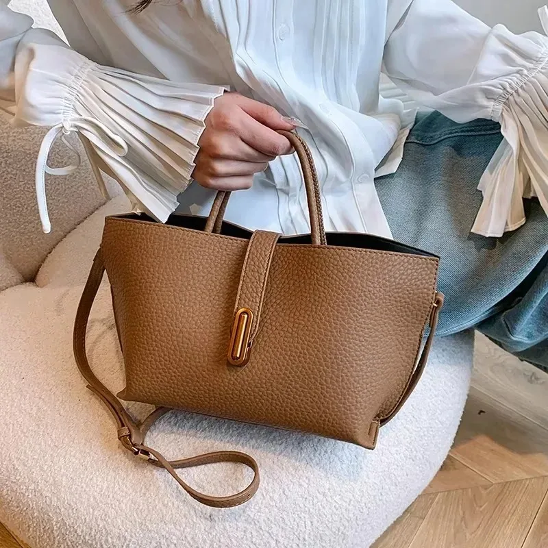 

2025 New Hot Medium Tote Bag Large Capacity Casual Commuter Crossbody Bag Solid Color PU Saffiano Textured Women's Shoulder Bag