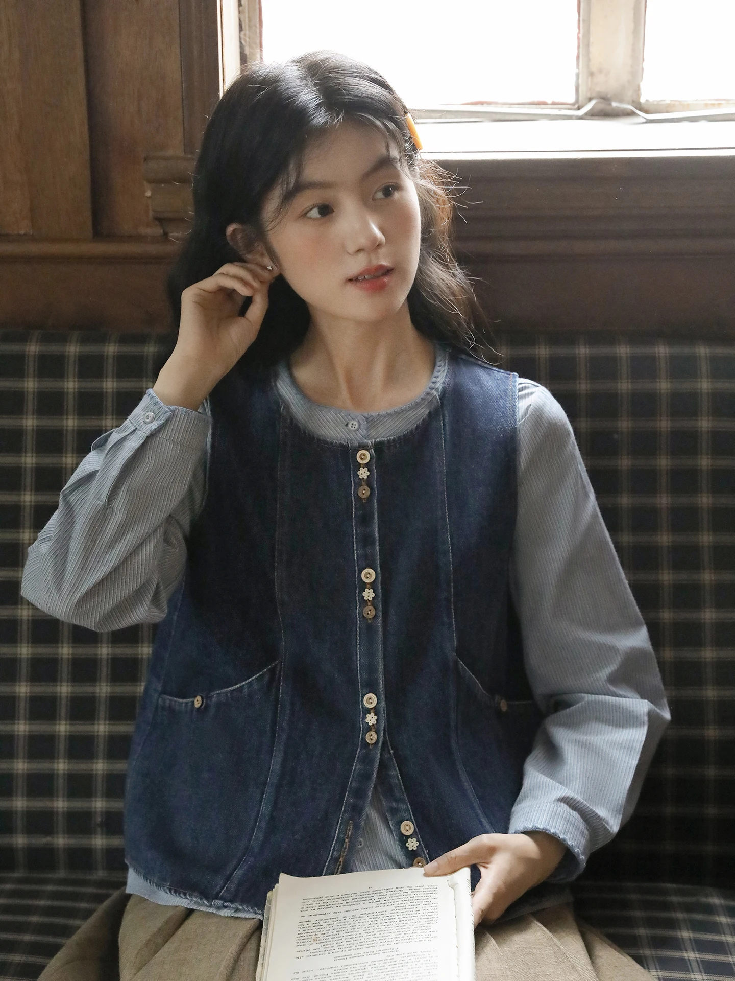 

Женский джинсовый жилет Nesoulum Deep Blue, весенний, в художественном ретро-стиле, с многослойным дизайном, для повседневной носки, с круглым вырезом