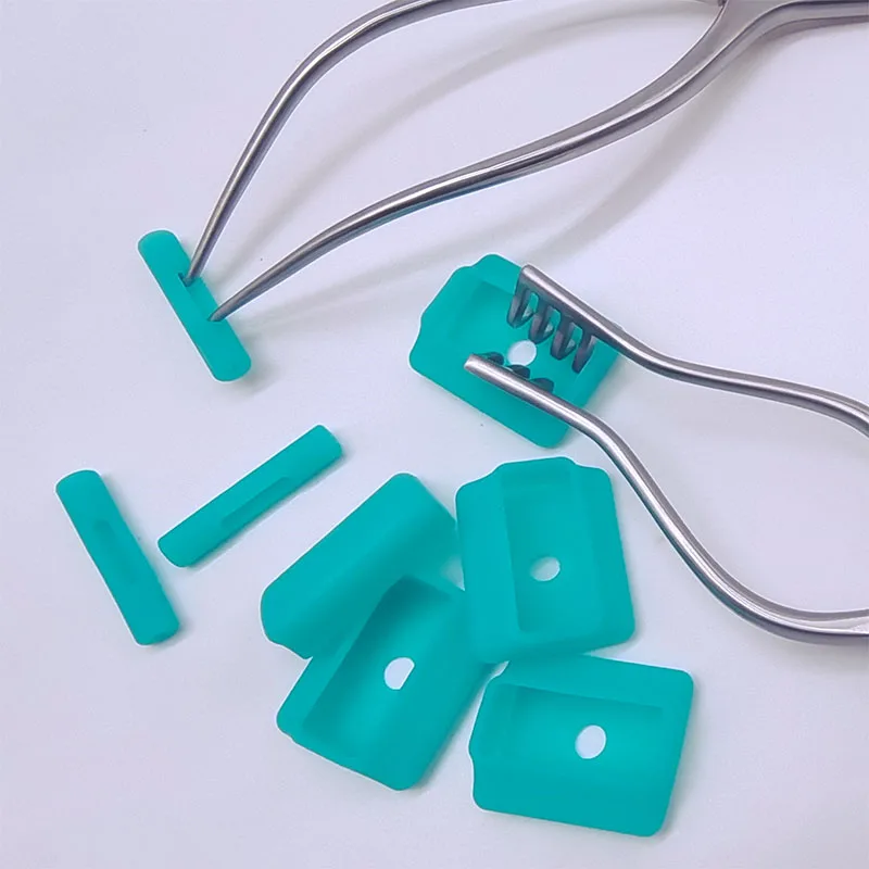 Surgical Instrument Tip Protective Cap, Retractor  Tip Cover, The Retractor from Abrasion Medium (100 pcs/Box)