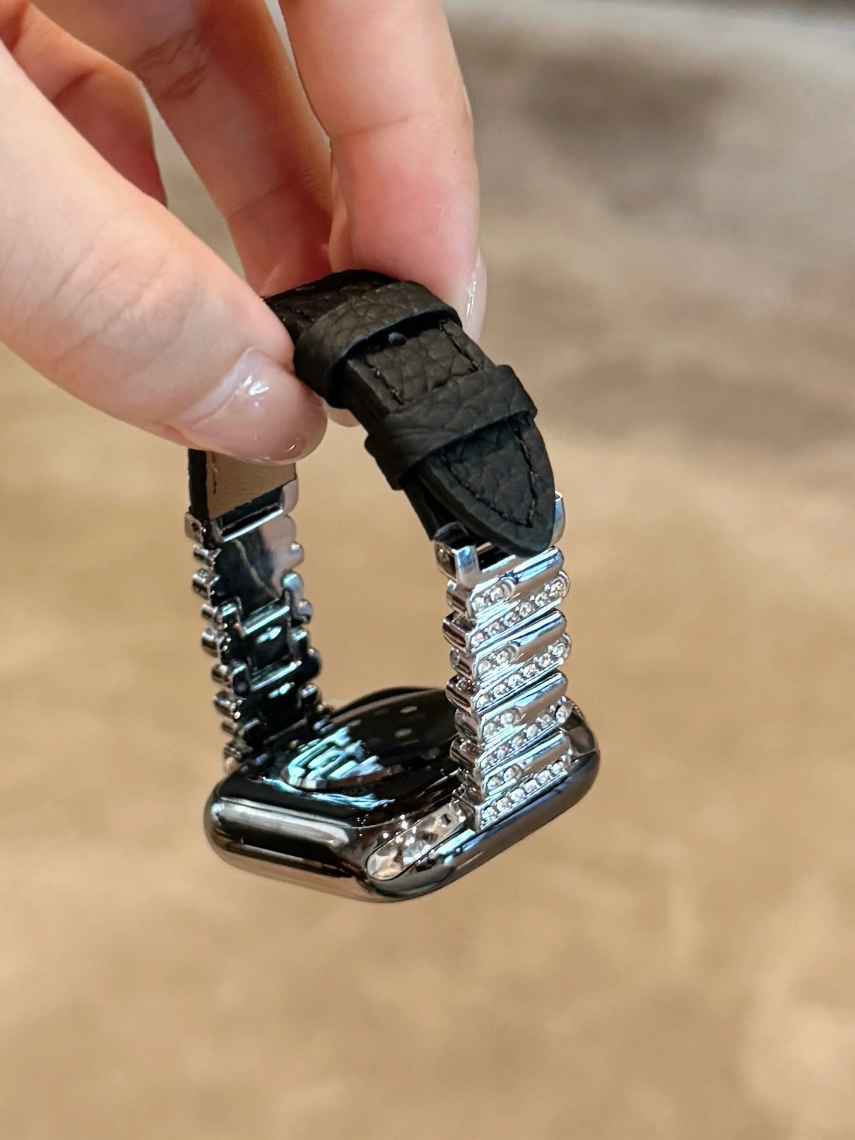 Compatible avec le bracelet iWatch 38 mm 40 mm 41 mm 42 mm 44 mm 45 mm 49 mm bracelet de mode en cuir serti de diamants irréguliers