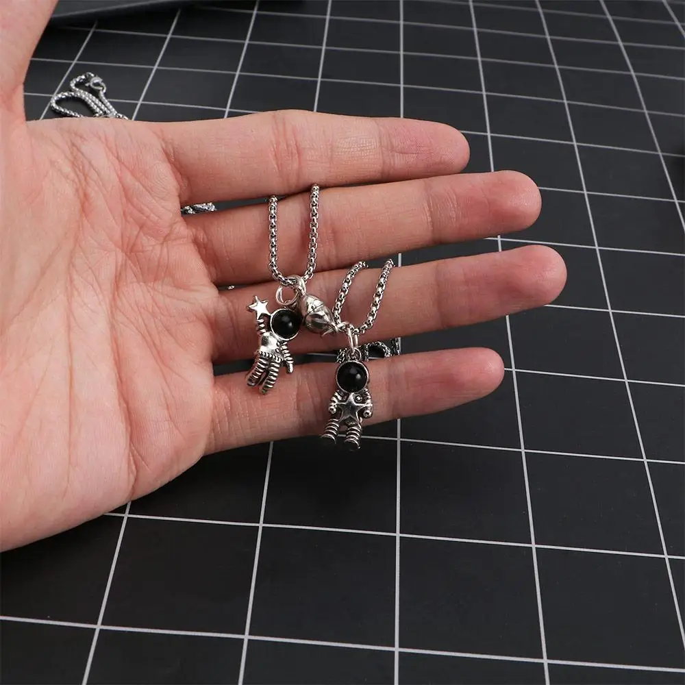 Alloy Heart Pendant Men Korean Style Necklace Female Clavicle Chain Magnet Attraction Necklace Astronaut Couple Necklace