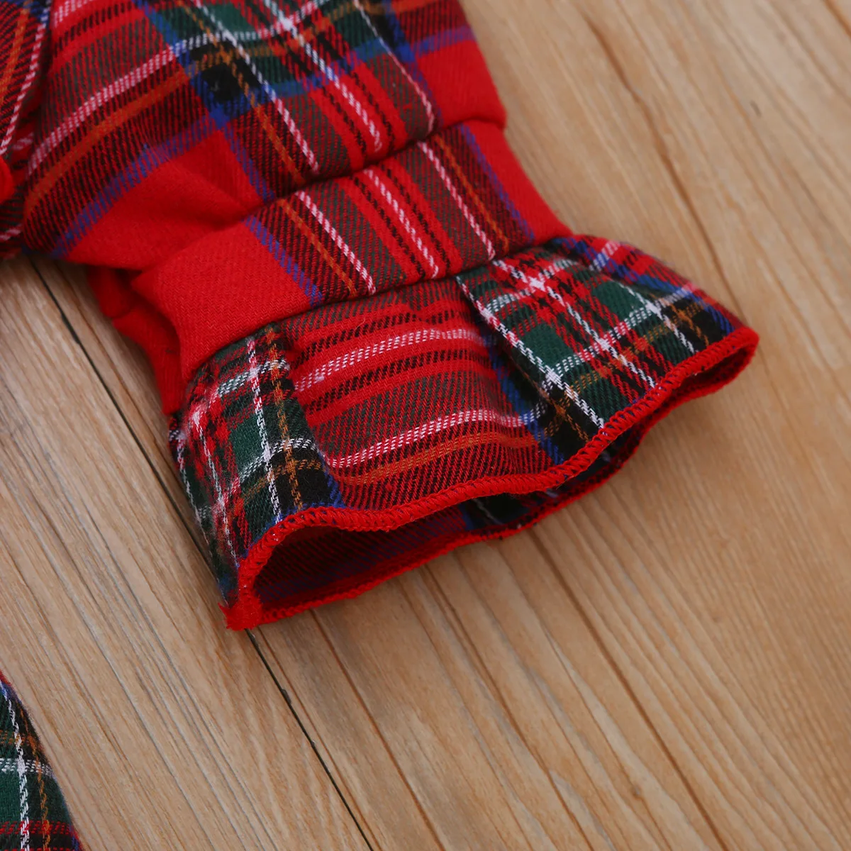 Weihnachtliches rotes kariertes Kurzarmkleid für Babys und Kleinkinder, süßes Feiertagsoutfit, Säuglingskleidung – Detail 5