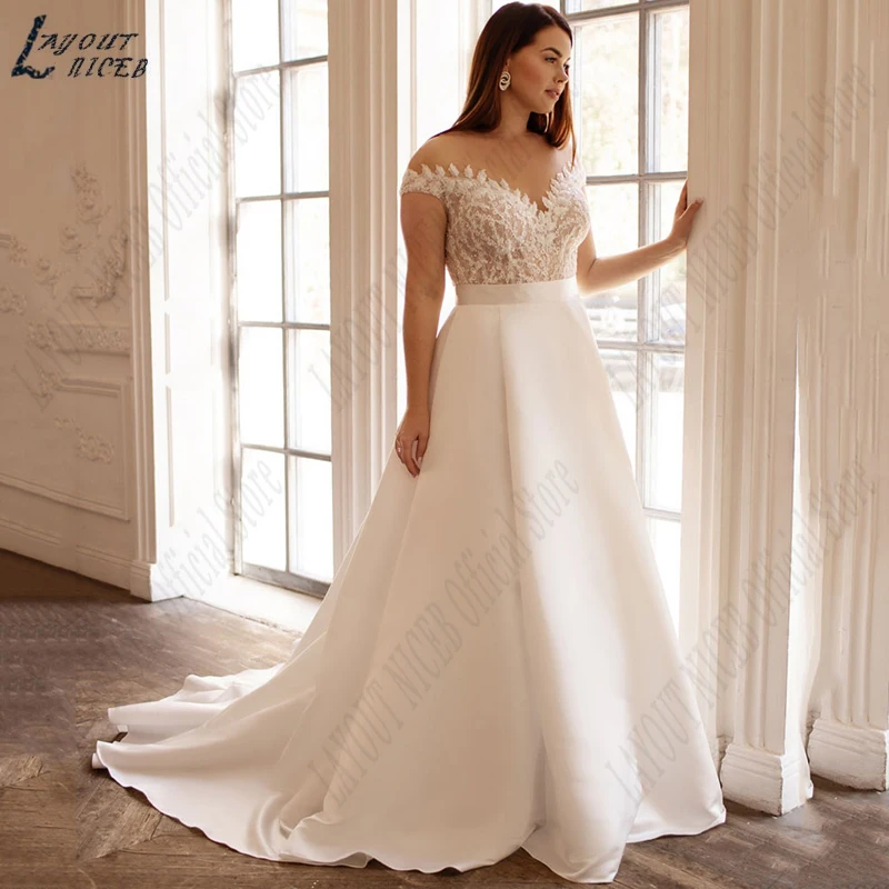 LAYOUT NICEB Illusion Lace Plus Size abiti da sposa per le donne Appliques Off spalla abito da sposa raso Vestido De Noiva elegante Illusione abito da sposa di grande taglio abito da sposa per le donne adesivi per spal