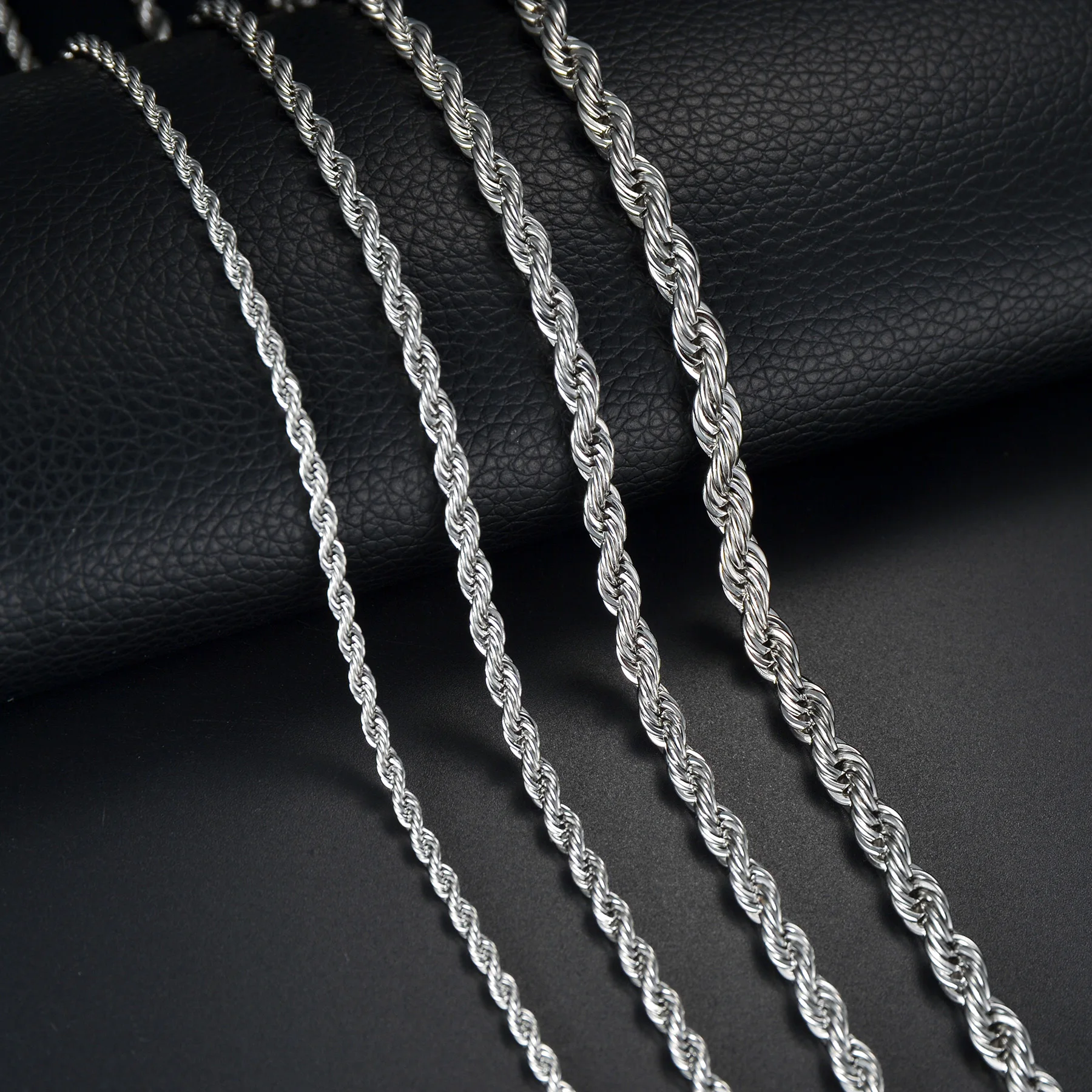 3-5 مللي متر الموضة الكلاسيكية الملتوية حبل سلسلة قلادة الفولاذ المقاوم للصدأ أبدا تتلاشى مقاوم للماء المختنق الرجال النساء مجوهرات عالية الجودة