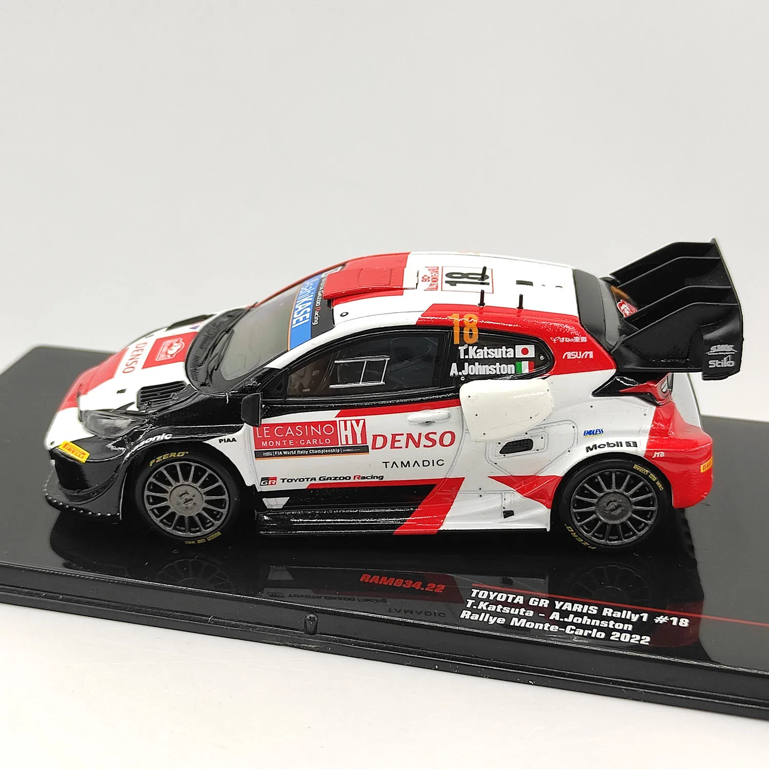 Diecast IXO 1:43 Scale Toyota GR YARIS Rally1 # 18 2022 รถสะสมของเล่นของขวัญของที่ระลึกจอแสดงผลเครื่องประดับ