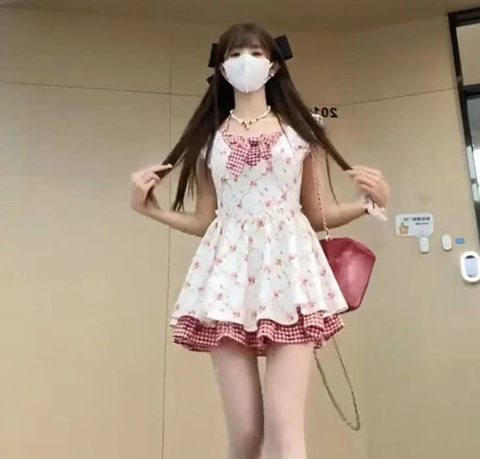 ชุดเดรสผู้หญิงแบบไม่มีแขน แต่งลายปักฉลุ ลูกไม้ผูกเชือก ผ้าแจ็คการ์ด แต่งตาไก่ จับจีบมือ แต่งสม็อค หลายชั้น สไตล์ OL