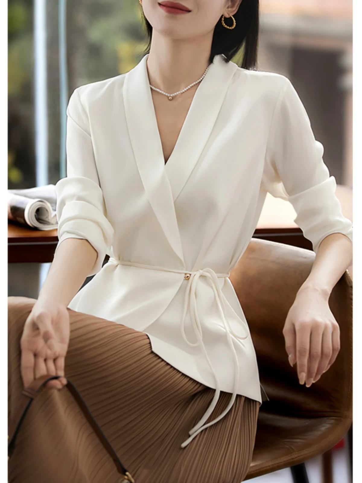 

Шелковая атласная рубашка свободного кроя с длинными рукавами и поясом для женщин, универсальный топ для невысоких, весна-осень, новинка