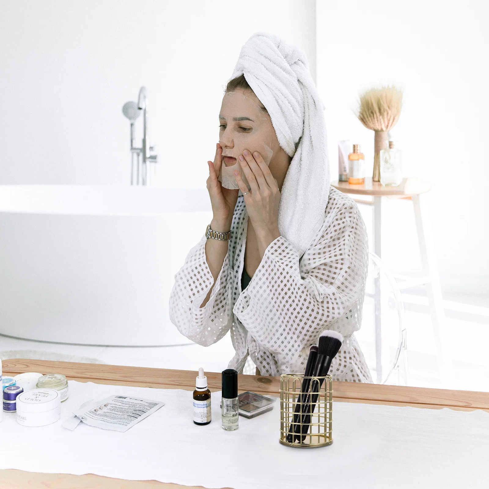 1Pcs Desktop Storage Case Stylish Makeup Brush Container for Box Stationery Basket Household Organizer Portable Design