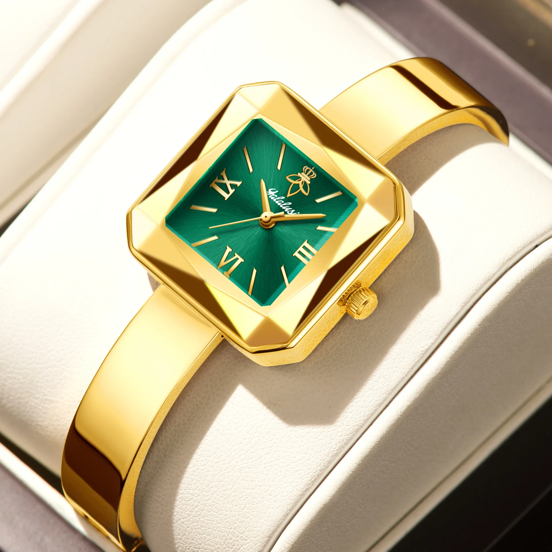 New Minimalist, Elegant, And Stylish Square Watch For Women; A High-End And Sophisticated Timepiece.  Premium Quality Watch.