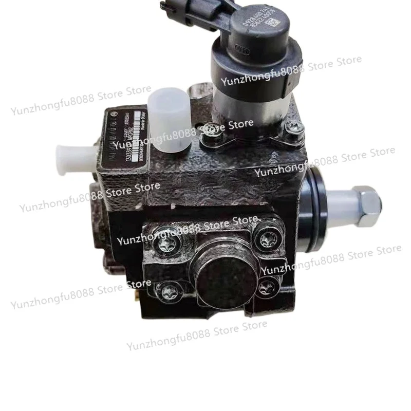 

High Pressure Oil Pump 0445020154 Is Suitable for M-B, Original Spot