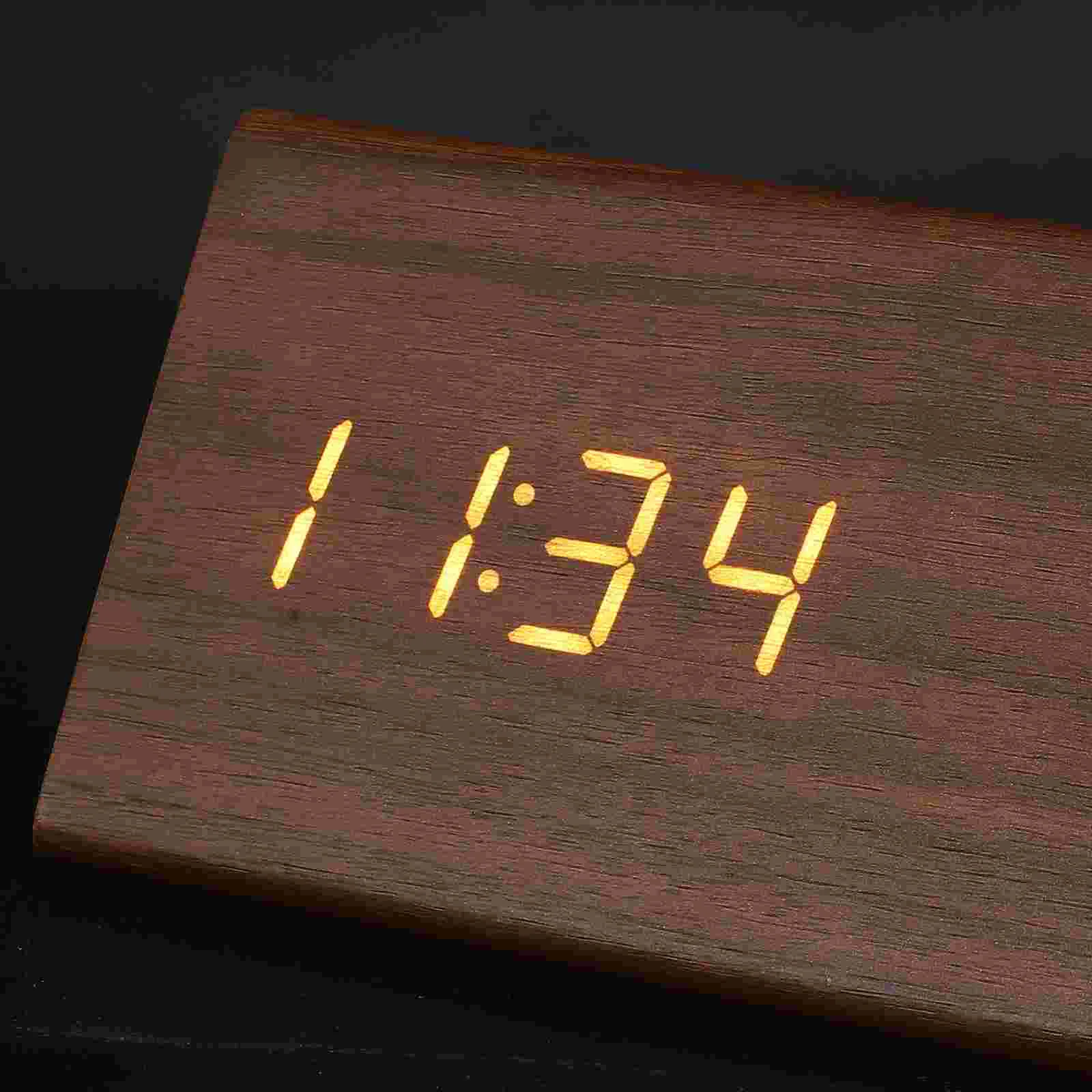Reloj despertador digital triangular con número de temperatura Relojes de PVC marrón para sala de estar