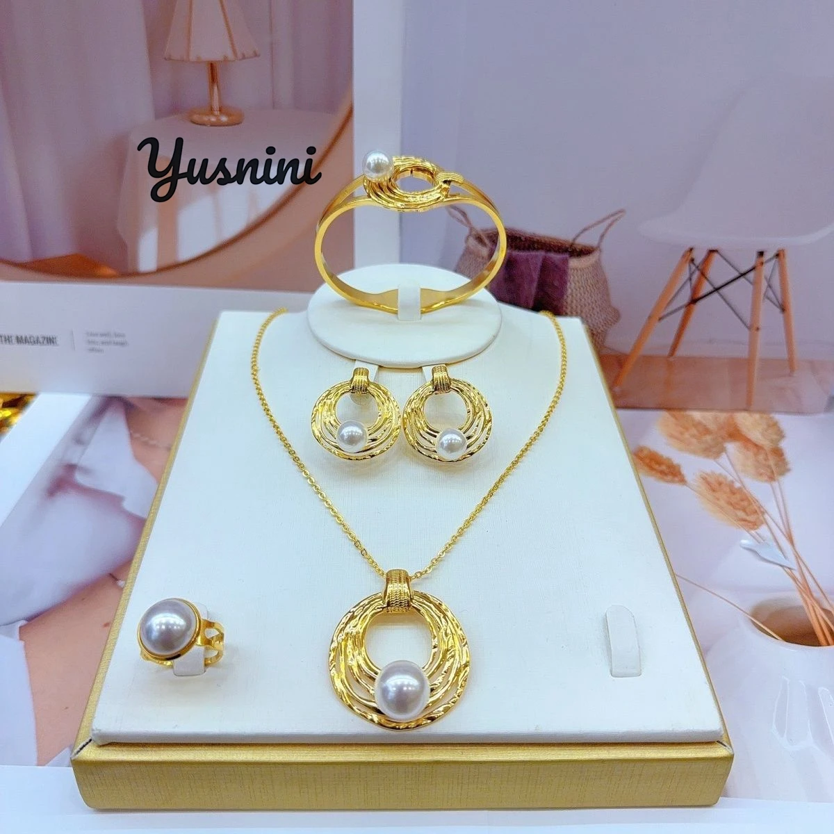 

Модное Дубайское 24-каратное позолоченное индивидуальное ожерелье, серьги, кольца, браслеты, комплект ювелирных изделий для свадебной вечеринки для влюбленных DD10896