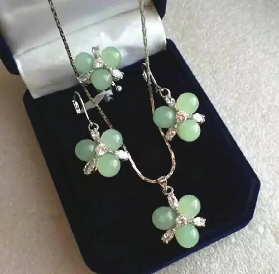 Venta al por mayor de joyería de nuevo diseño de moda, 3 pendientes y anillo con colgante de flor de cuentas de jade Natural verde claro ( # 7.8.9) judío