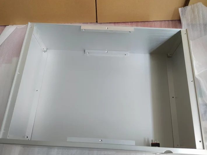 الفضة متعددة الأغراض جميع الألومنيوم مكبر للصوت الشاسيه ، دي امدادات الطاقة ، لوحة فارغة ، الأزياء شخصية ، W430 * d310 * H130 مم